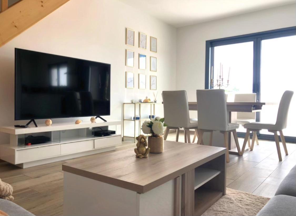 Loft Evasion , Parking Gratuit , 5 Min Auxerre Apartment Moneteau Bagian luar foto