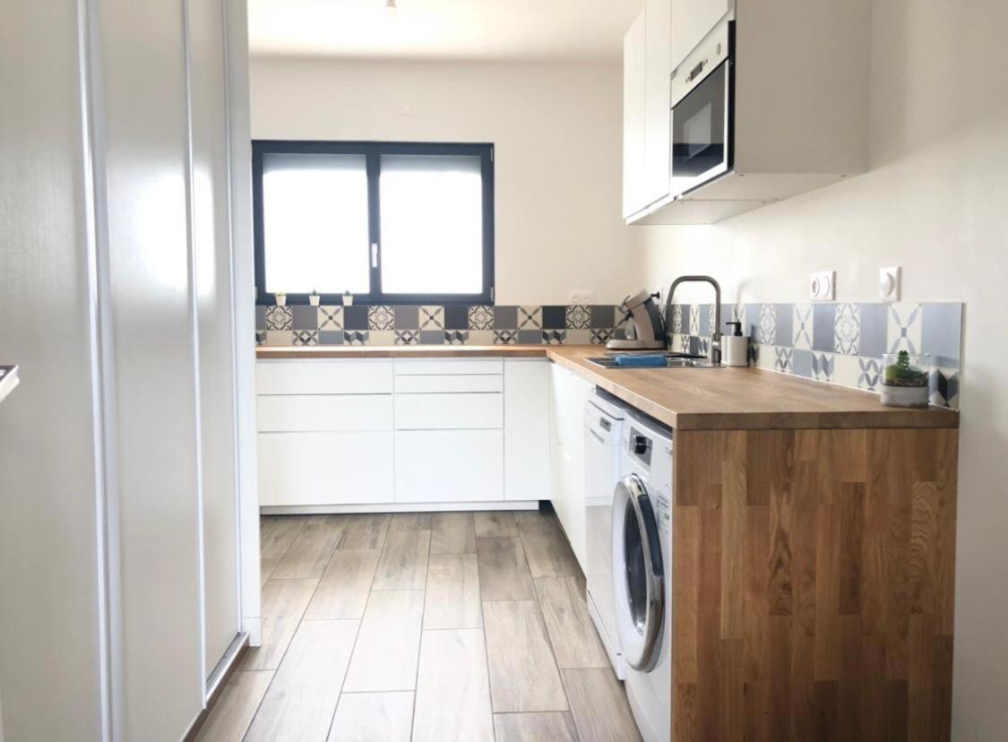 Loft Evasion , Parking Gratuit , 5 Min Auxerre Apartment Moneteau Bagian luar foto
