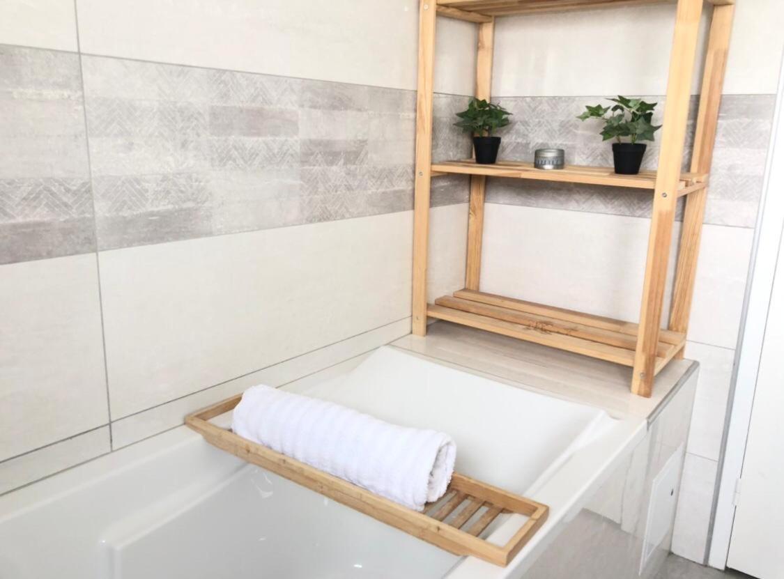 Loft Evasion , Parking Gratuit , 5 Min Auxerre Apartment Moneteau Bagian luar foto